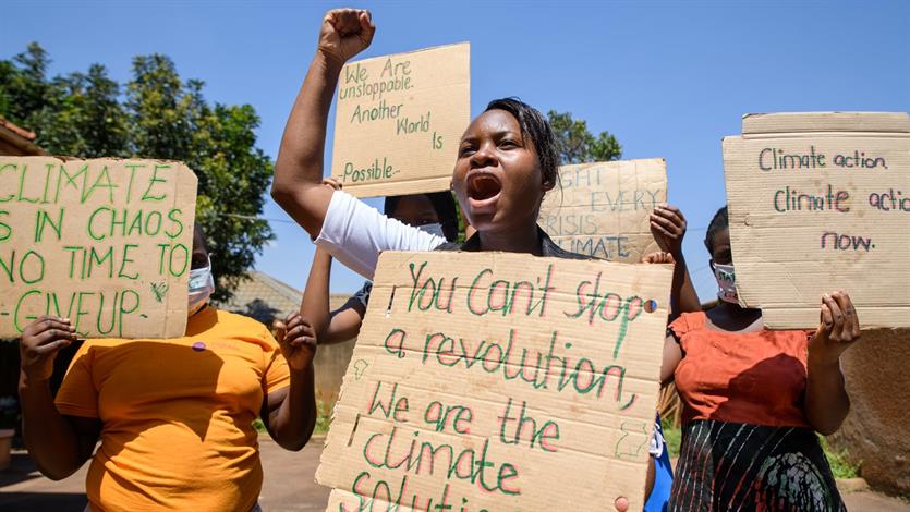 Hilda strijdt samen met andere jongeren voor klimaatrechtvaardigheid.