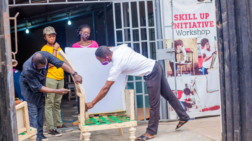 Jaebee Furniture - Nigeriaanse vrouwen realiseren betaalbare meubels
