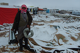 Veel Syrische vluchtelingen in Jordanië en Libanon zijn niet beschermd tegen de kou.