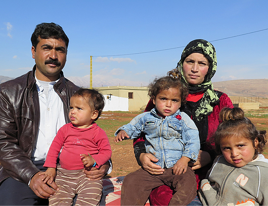 Abu Anas en zijn gezin trekken rond in de Bekavallei in Libanon