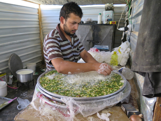 Ayman begon een bakkerij