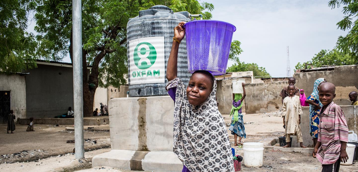 Oxfam helpt vluchtelingen met waterputten