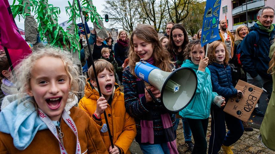 Kinderen met megafoon