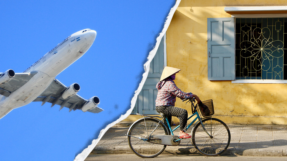 Een vliegtuig vs. een vrouw op de fiets