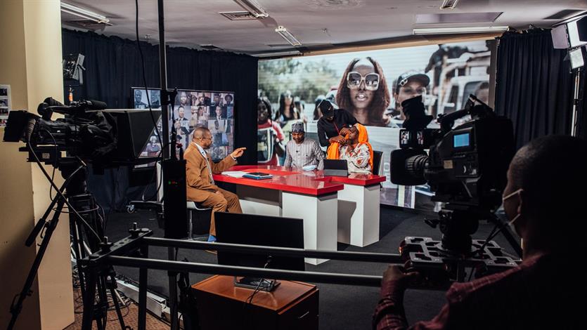 Ook publieke optredens op televisie behoren tot Hamzats belangrijke werkzaamheden.