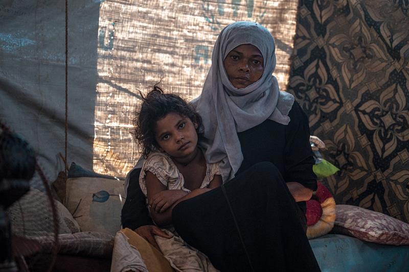 Hanan en dochter in Jemen vluchteling.jpg