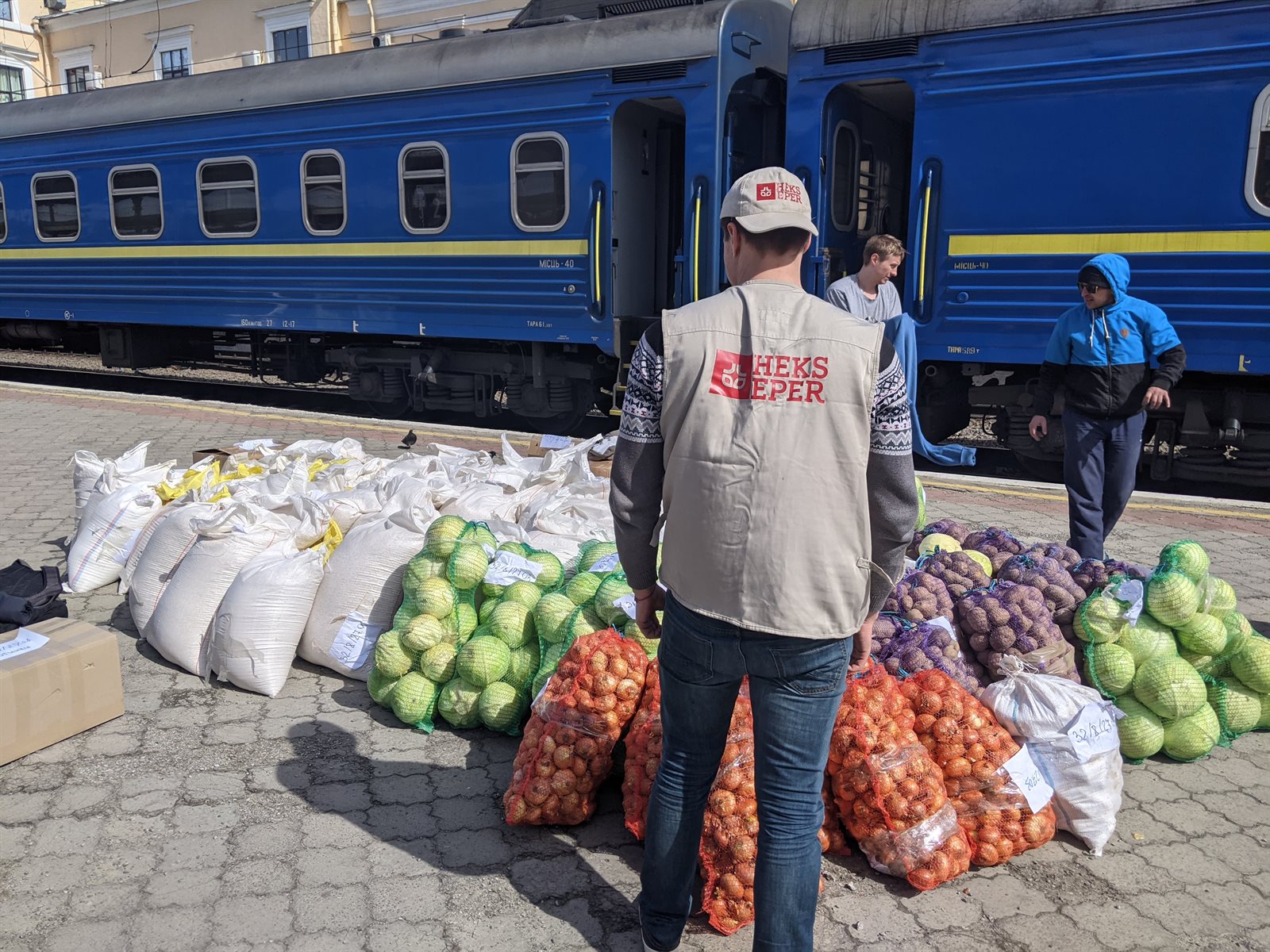 Oxfam partner HEKS/EPER treft voorbereidingen voor de levering van voedselpakketten in getroffen gebieden in Oekraïne