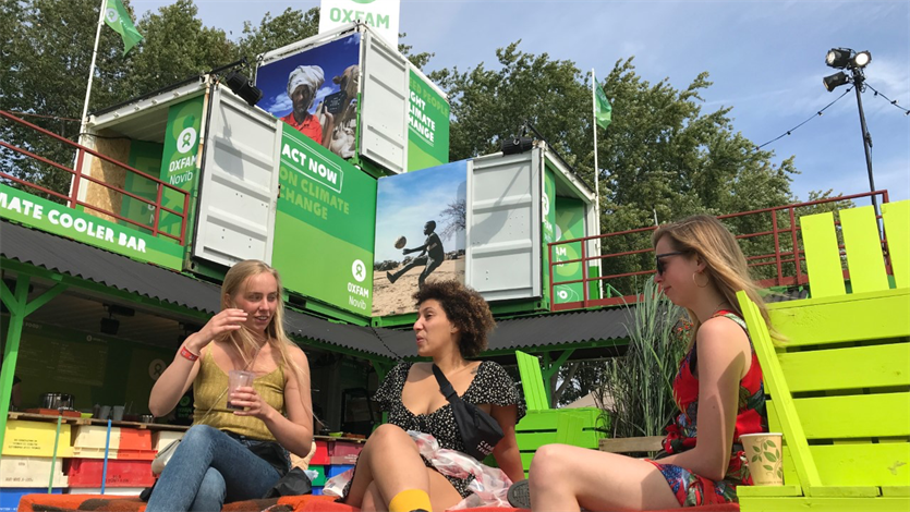 Mooi weer, Cimate Coolertje en gezellig kletsen in de Oxfam Climate Village. Lowlands 2019! Wat wil je nog meer? 