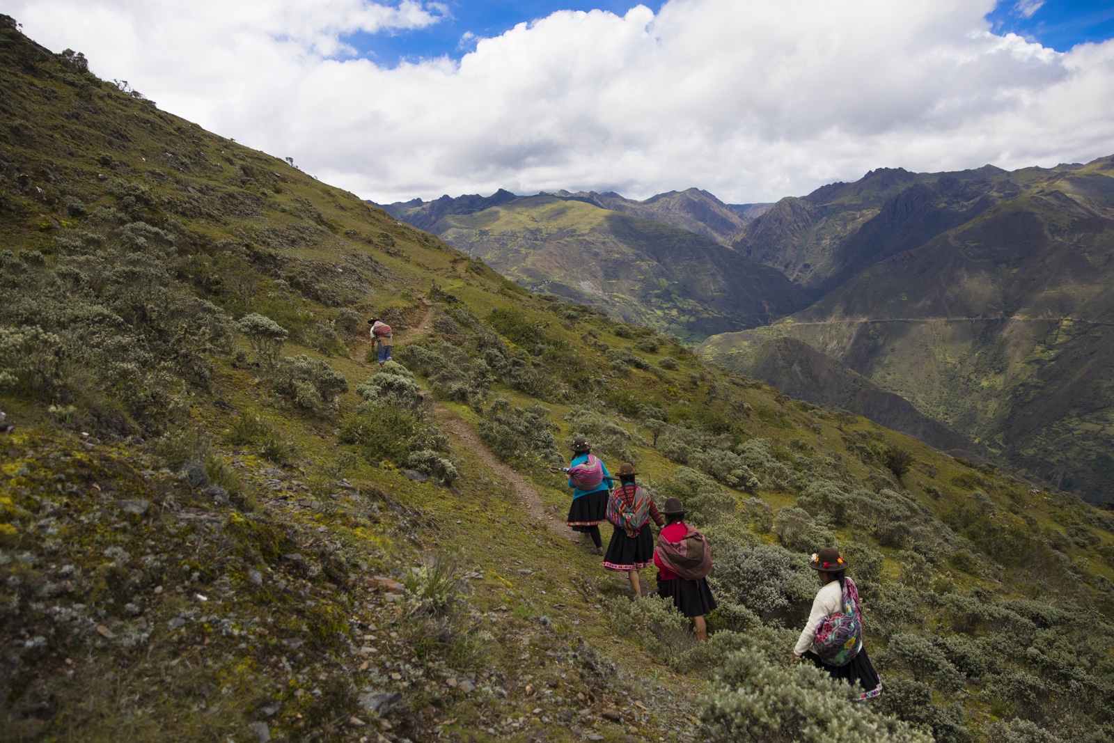 Oxfam Novib Seeds Peru lopen in de bergen