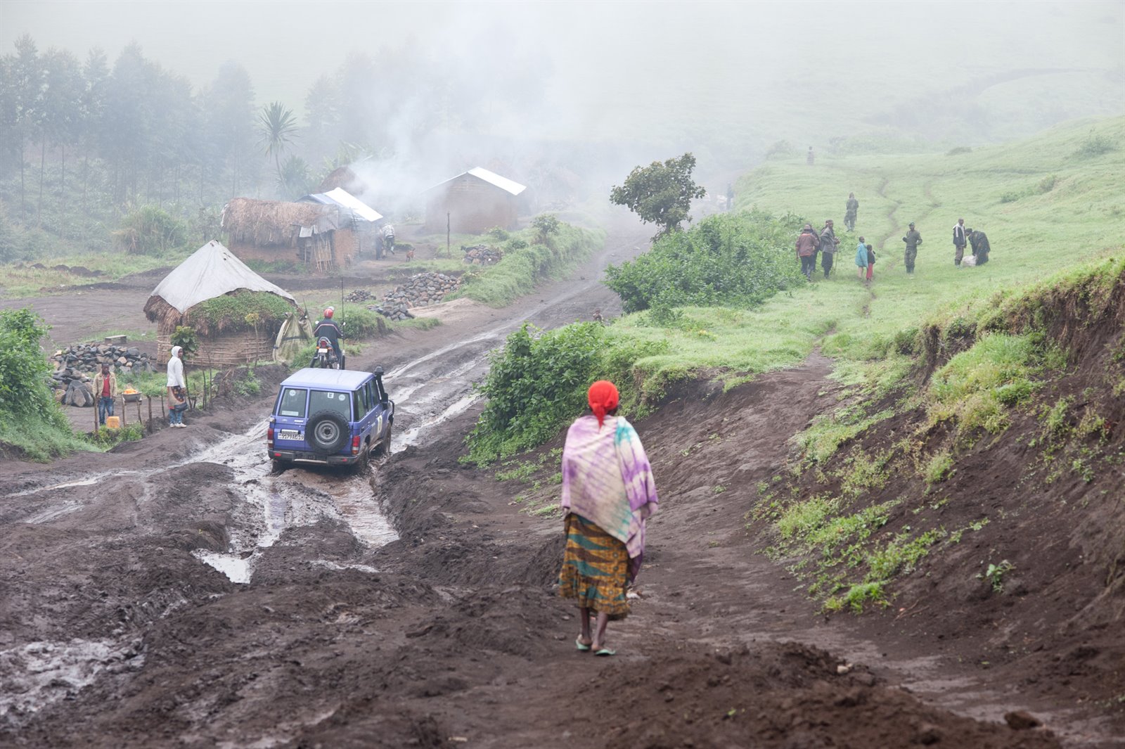Oxfam Waterleiding DRC Congo 6 - moeilijk begaanbaar terrein terreinwagen