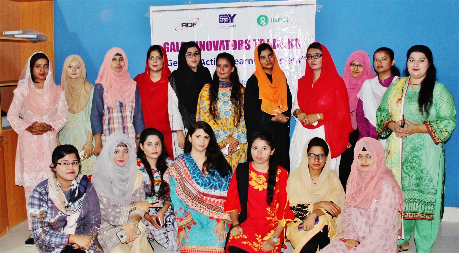Pakistan jongerengroep empowerment.jpg