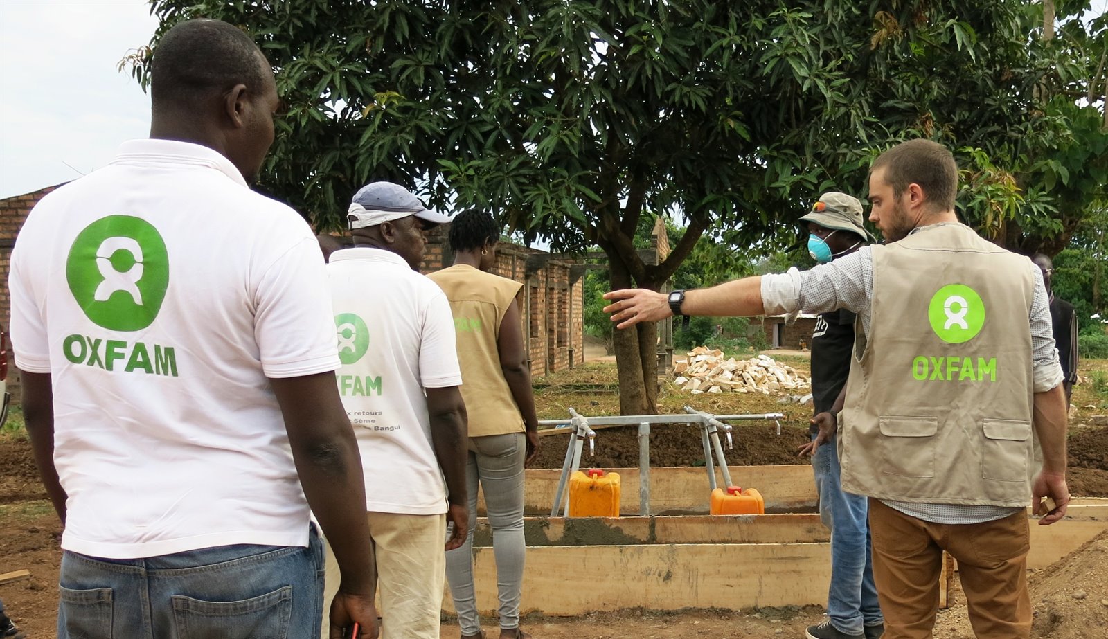 Setting up water points, Central African Republic - Covid-19 response.jpg