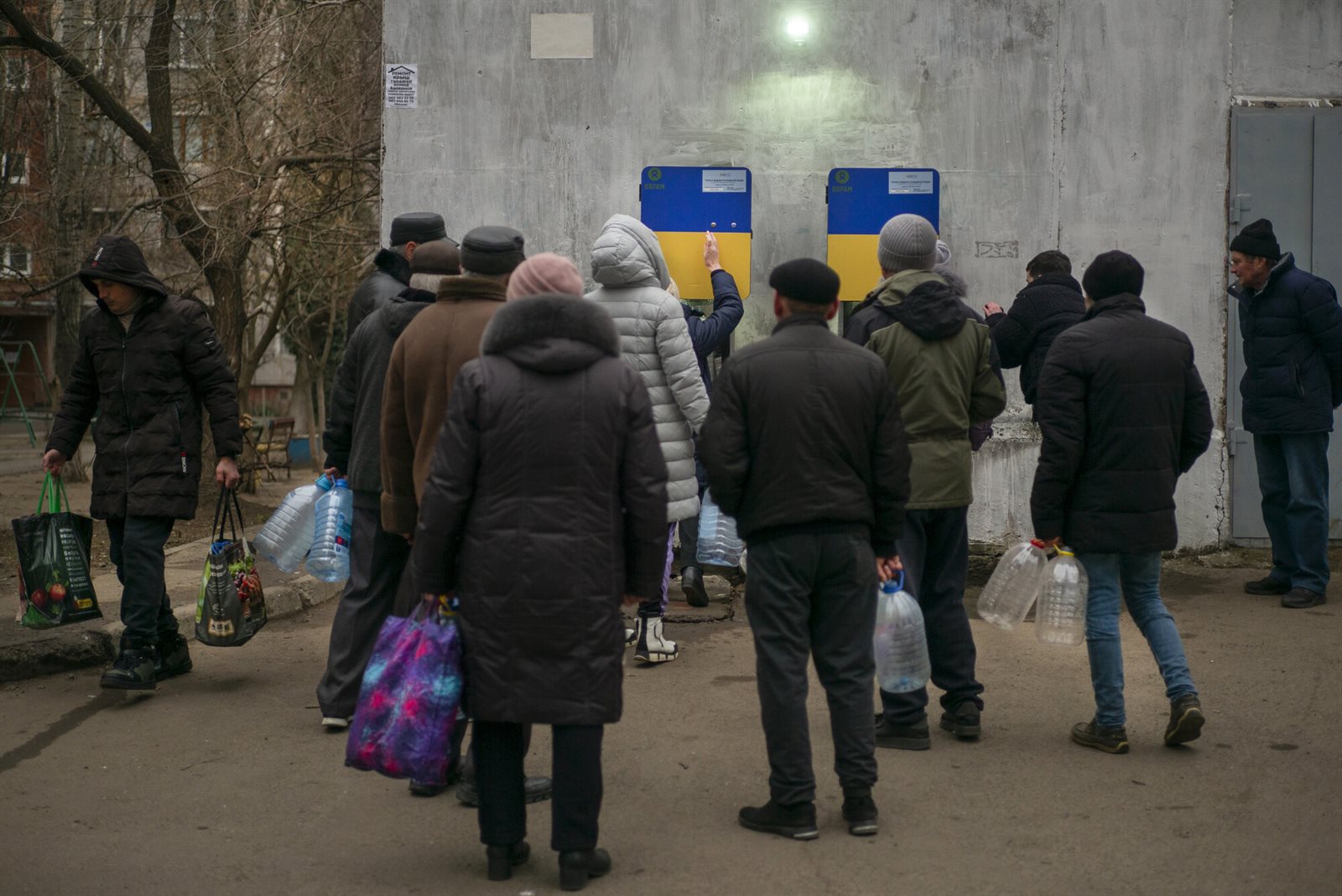 Water halen Oekraine Mykolaiv.jpg