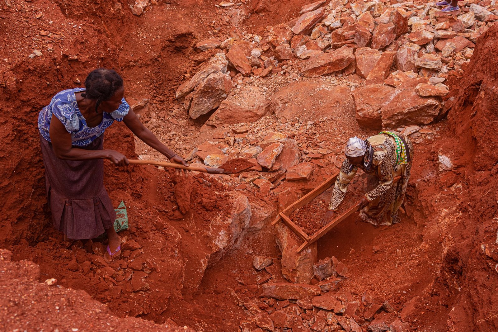 Women Miners in Kenya3.jpg